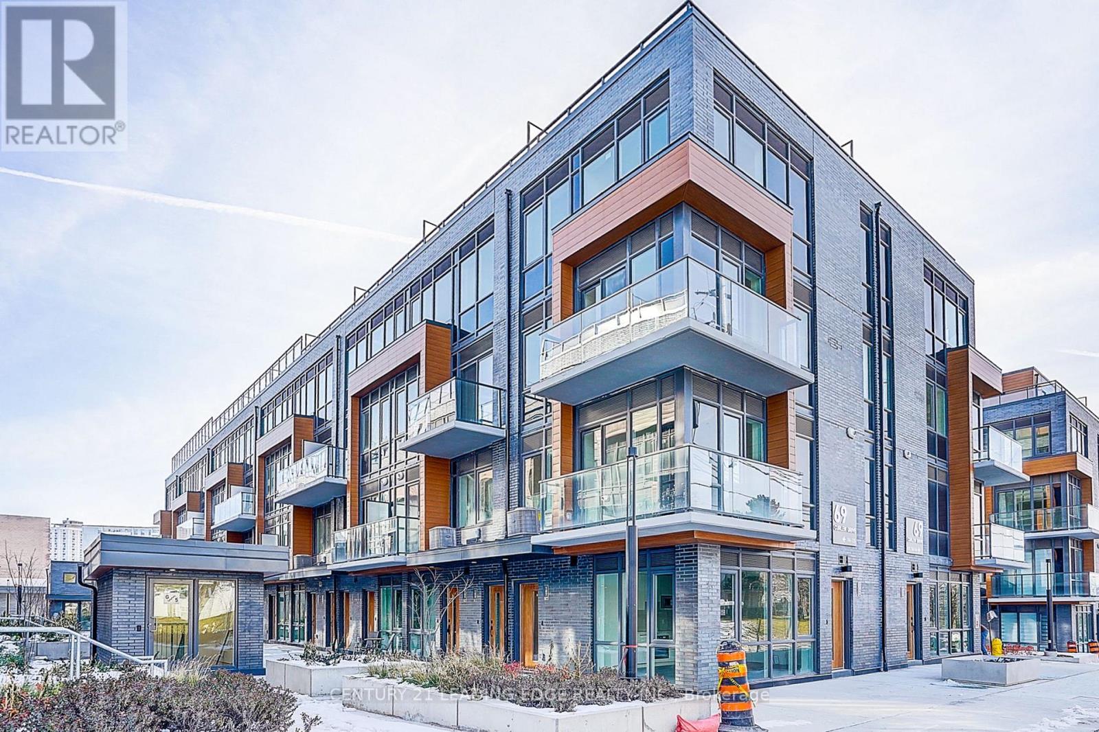 144 - 69 CURLEW DRIVE, Toronto, Ontario