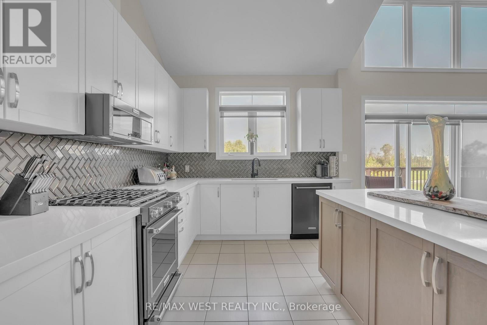 8 Spooner Crescent, Collingwood, Ontario  L9Y 1T3 - Photo 4 - S12472621