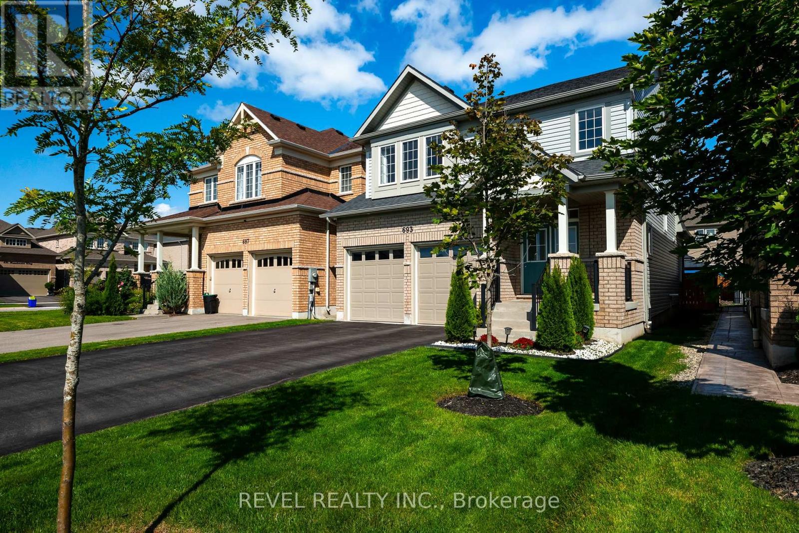 693 Mcmullen Street, Shelburne, Ontario L9V 3X4 - Photo 3 - X12506212