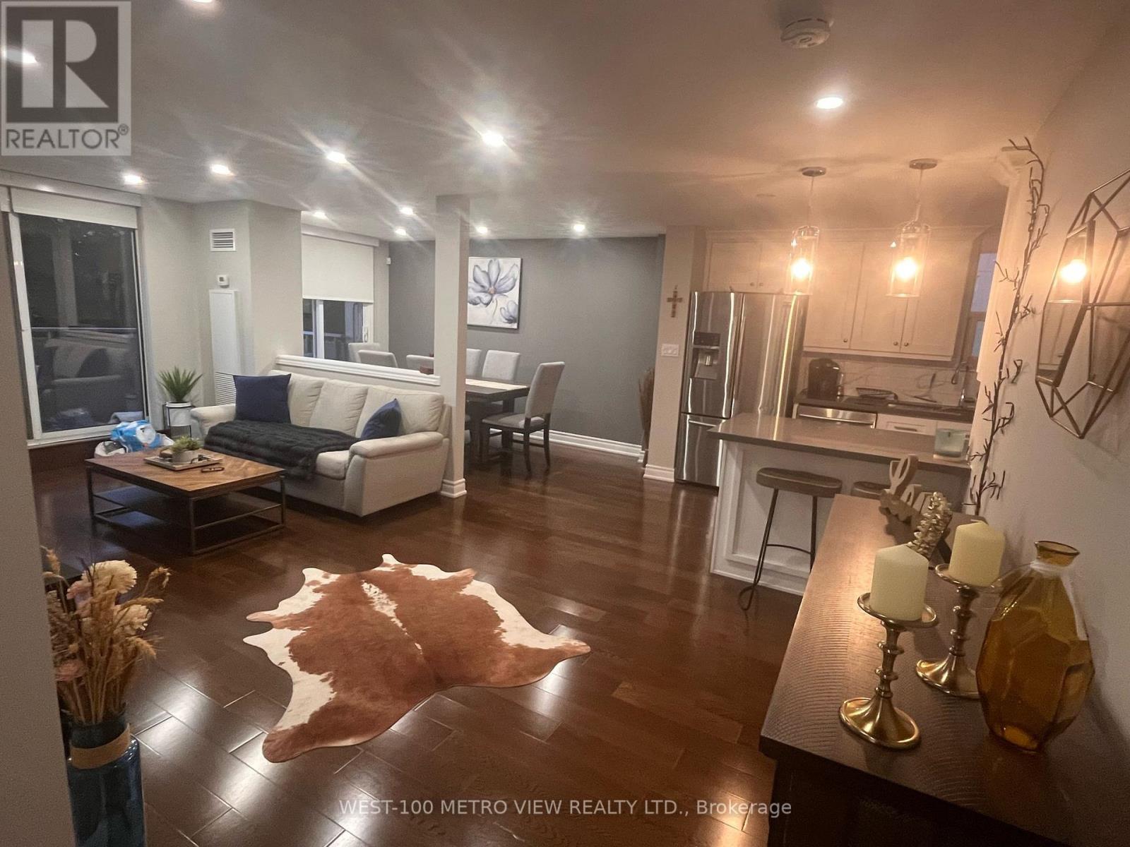 202 - 1415 Ghent Avenue, Burlington, Ontario  L7S 1X4 - Photo 3 - W12595040