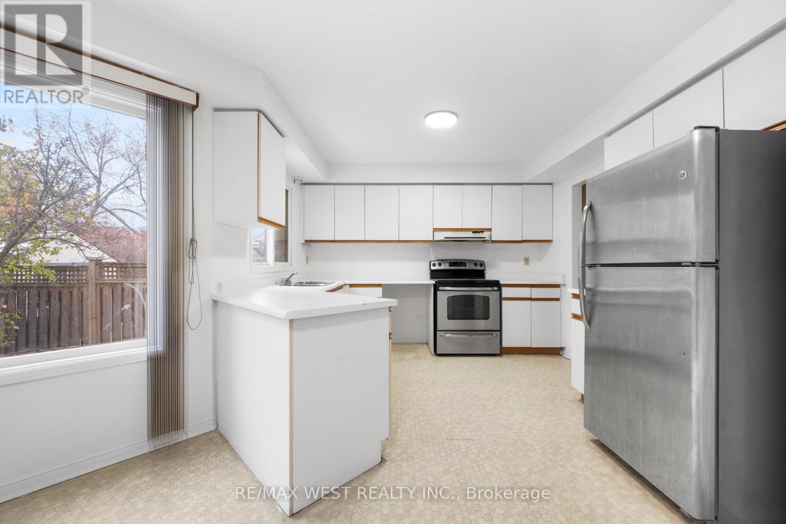 365 Bud Gregory Boulevard, Mississauga, Ontario  L4Z 2P9 - Photo 4 - W12595078