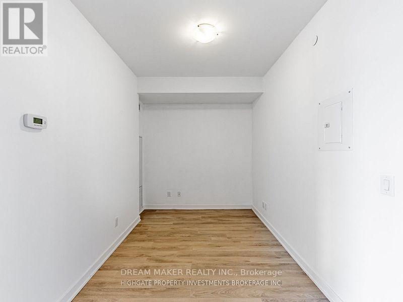 16 Mcadam Avenue, Toronto, Ontario  M6A 1S5 - Photo 7 - W12595088