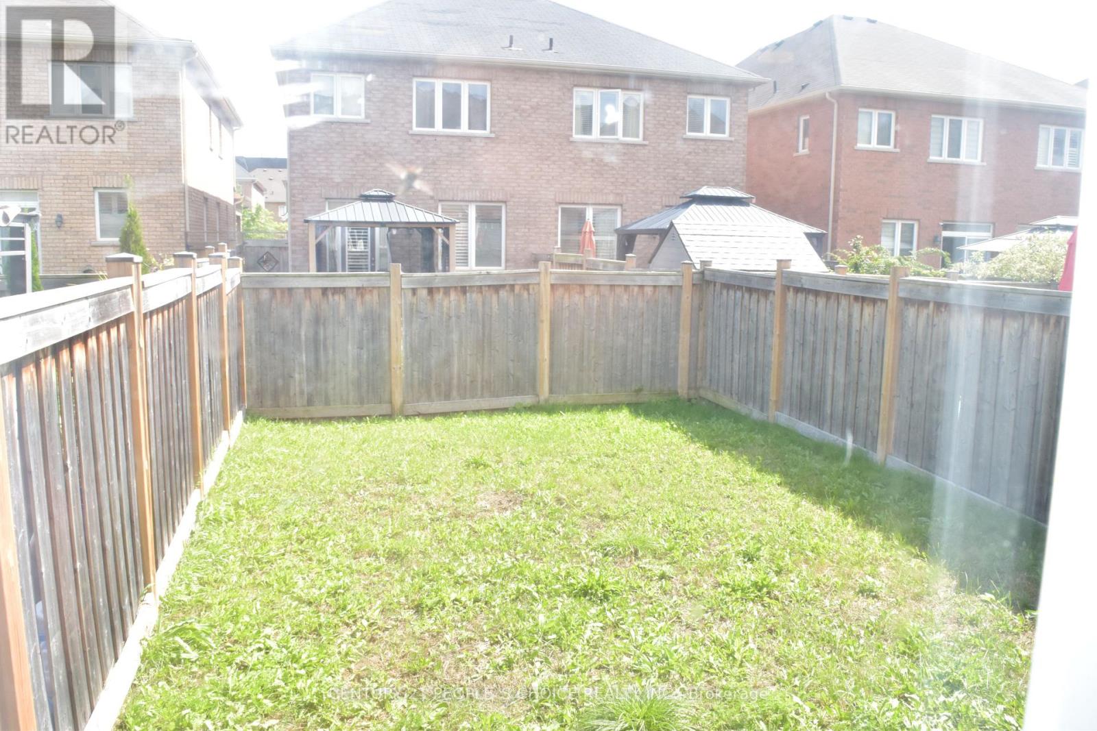 20 Munch Place, Milton, Ontario  L9T 8K6 - Photo 7 - W12595182