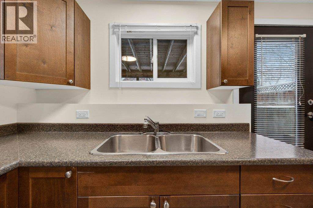 171 4 Street Se, Salmon Arm, British Columbia  V1E 1H7 - Photo 31 - 10370404