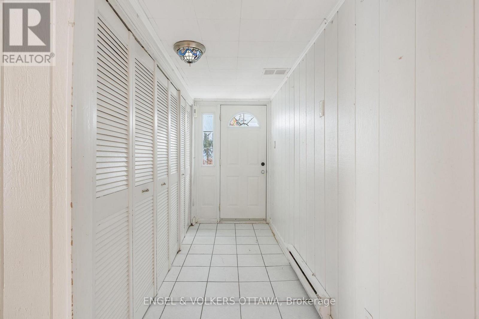 467 Edgeworth Avenue, Ottawa, Ontario K2B 5L2 - Photo 3 - X12409612