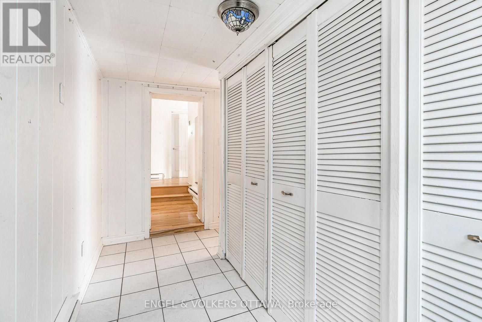 467 Edgeworth Avenue, Ottawa, Ontario K2B 5L2 - Photo 4 - X12409612