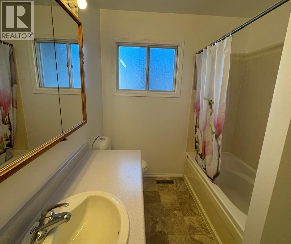 10716 105 Avenue, Fort St. John, British Columbia  V1J 2N1 - Photo 14 - R3071550