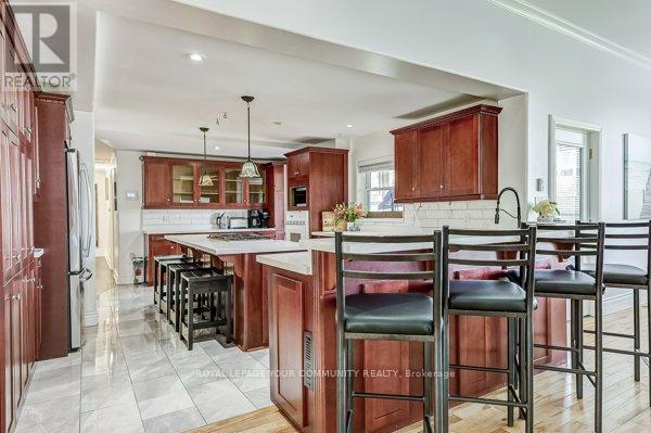 2492 Buckhorn Road, Selwyn, Ontario  K0L 2H0 - Photo 11 - X12595172