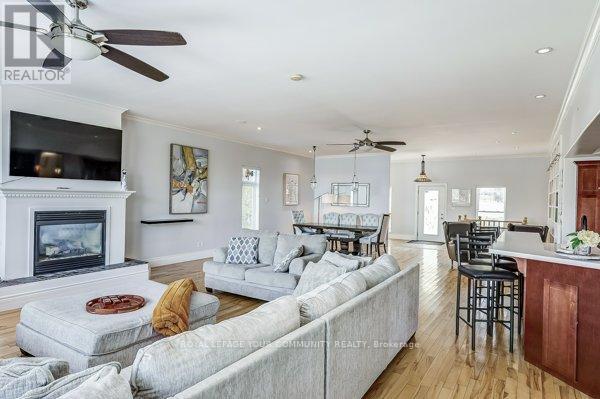 2492 Buckhorn Road, Selwyn, Ontario  K0L 2H0 - Photo 9 - X12595172