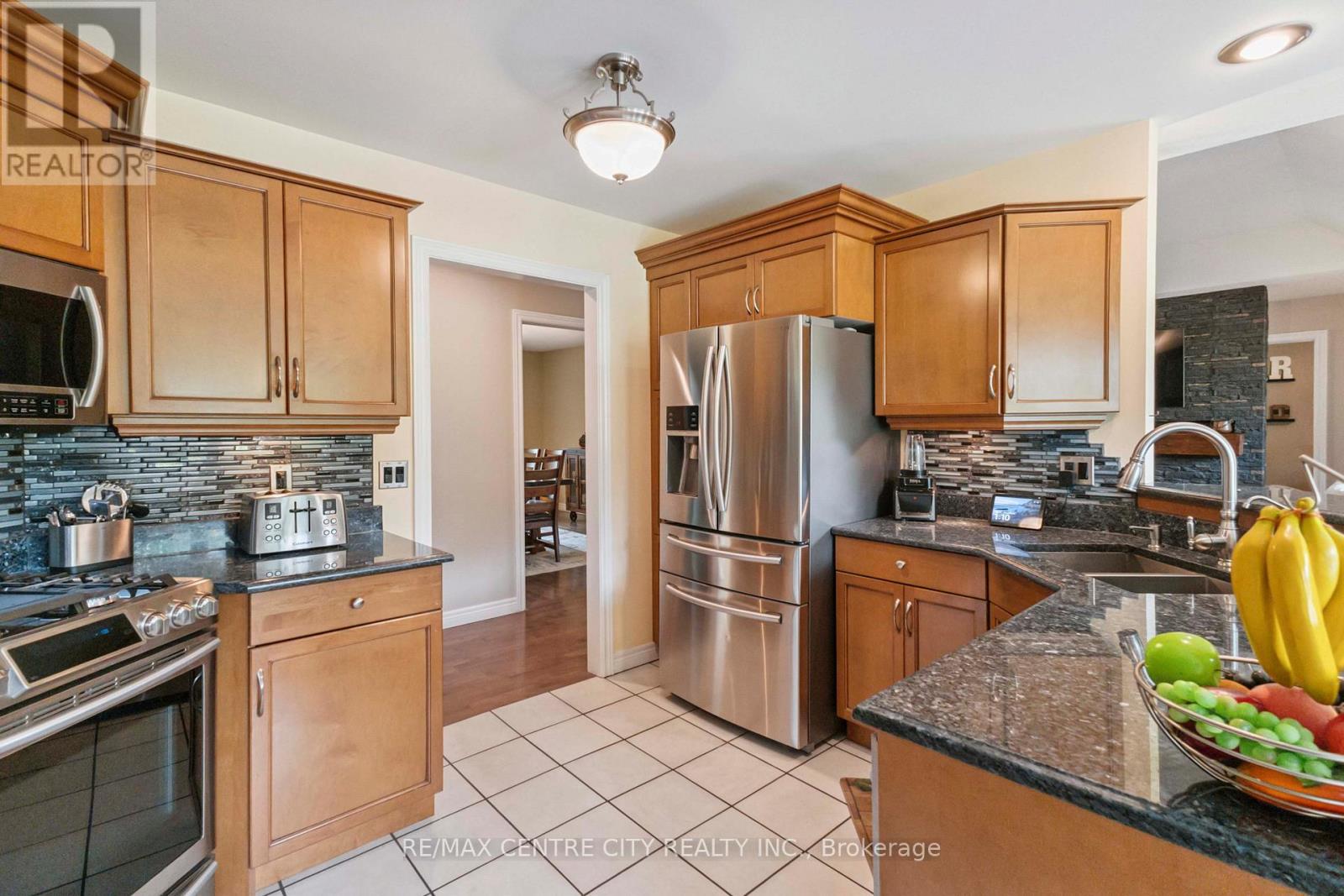 1839 Parkhurst Avenue, London East, Ontario  N5V 2C4 - Photo 13 - X12595204