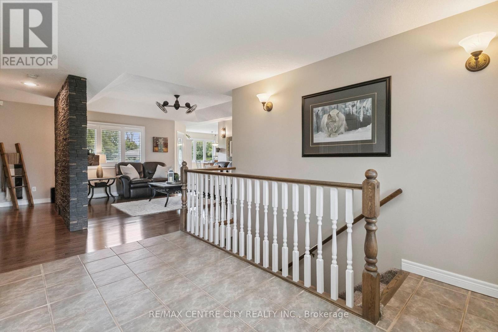 1839 Parkhurst Avenue, London East, Ontario  N5V 2C4 - Photo 4 - X12595204