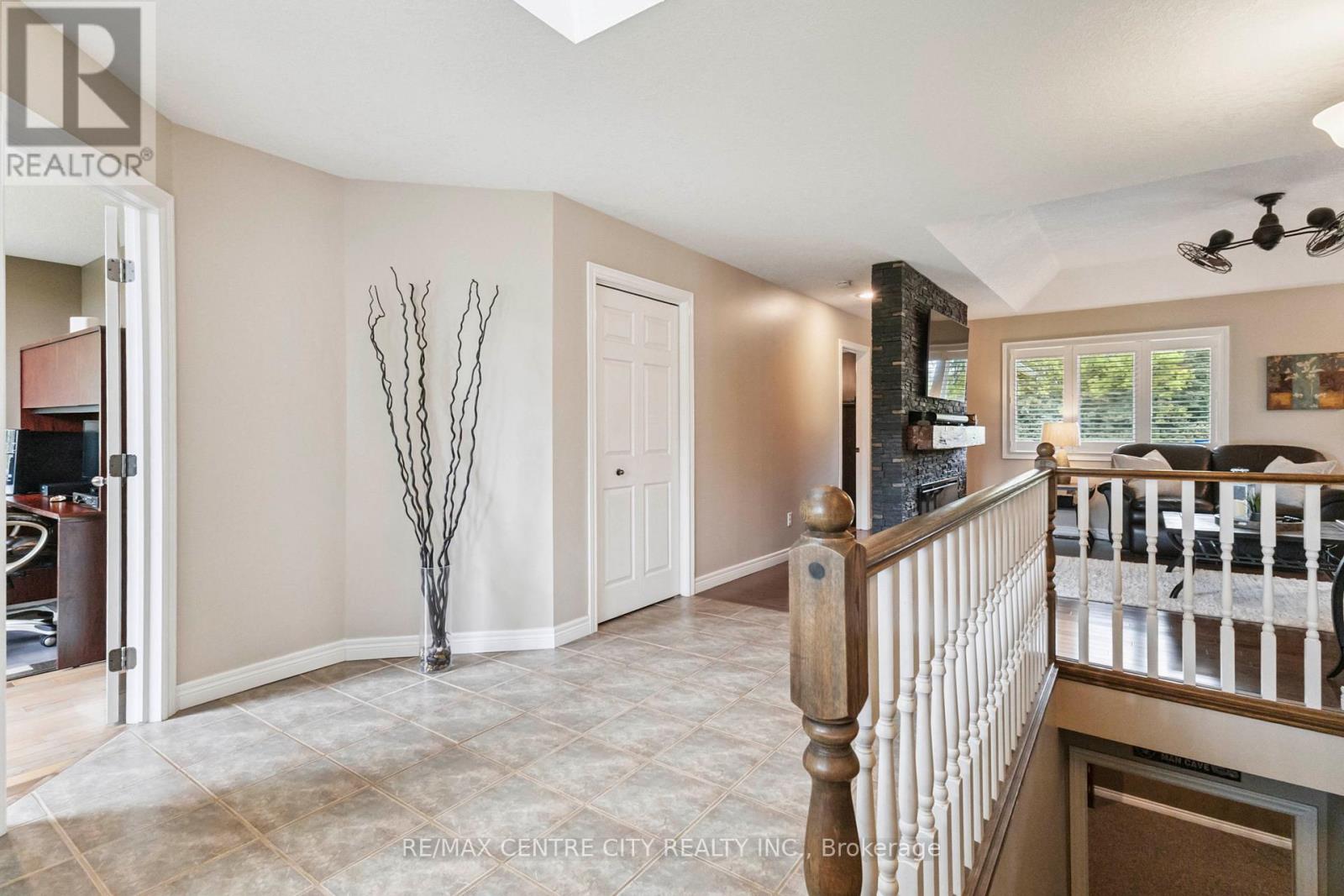 1839 Parkhurst Avenue, London East, Ontario  N5V 2C4 - Photo 50 - X12595204