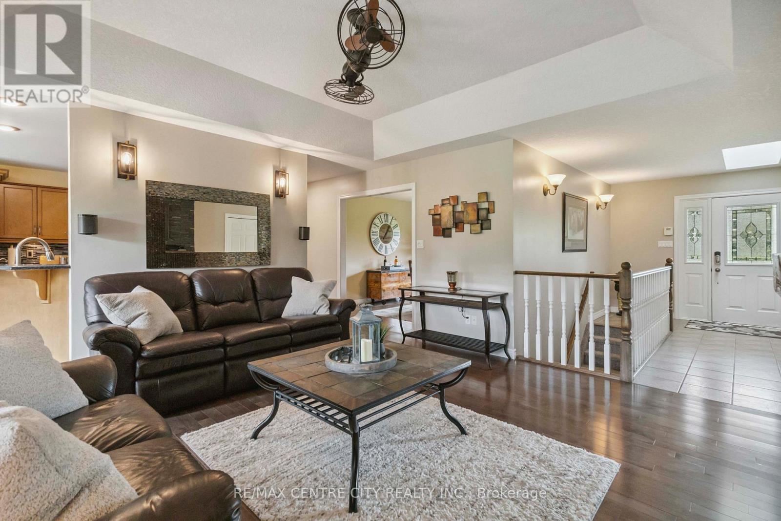 1839 Parkhurst Avenue, London East, Ontario  N5V 2C4 - Photo 9 - X12595204