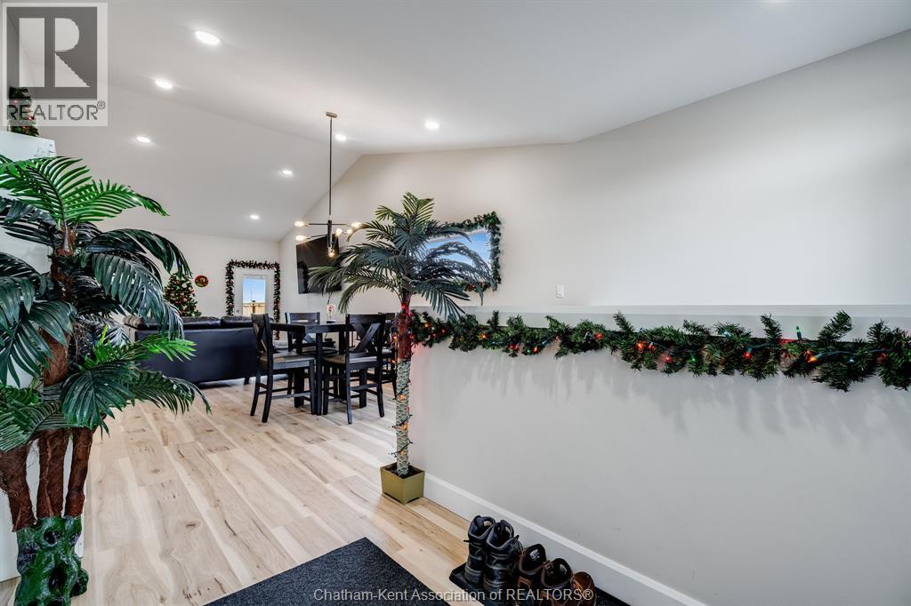 304 Horizon Lane, Chatham, Ontario  N7L 0G6 - Photo 2 - 25030781