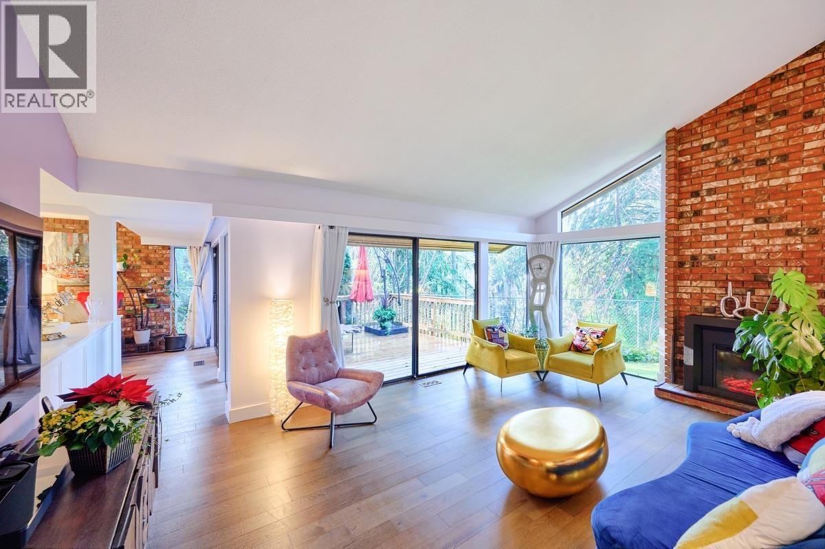 2873 Capilano Road, North Vancouver, British Columbia  V7R 4H4 - Photo 2 - R3071535