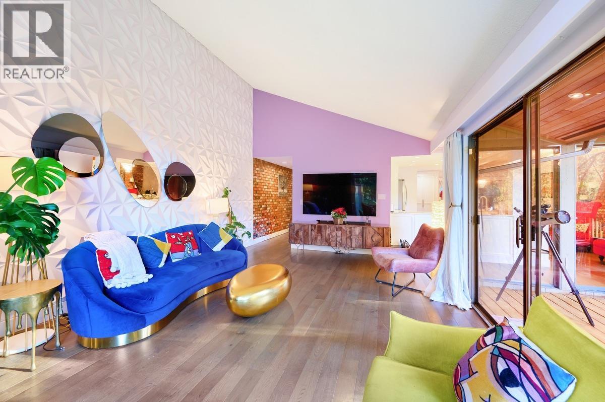 2873 Capilano Road, North Vancouver, British Columbia  V7R 4H4 - Photo 3 - R3071535