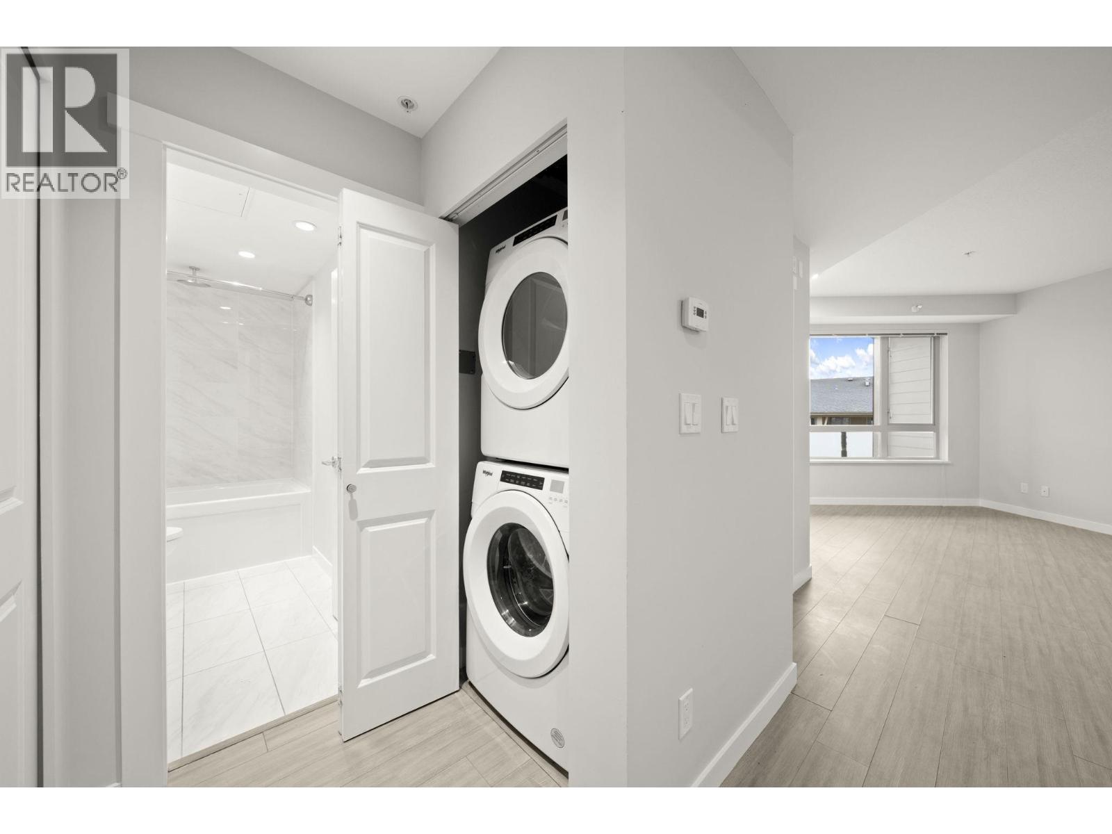 301 2632 Library Lane, North Vancouver, British Columbia  V7J 0B8 - Photo 6 - R3071539