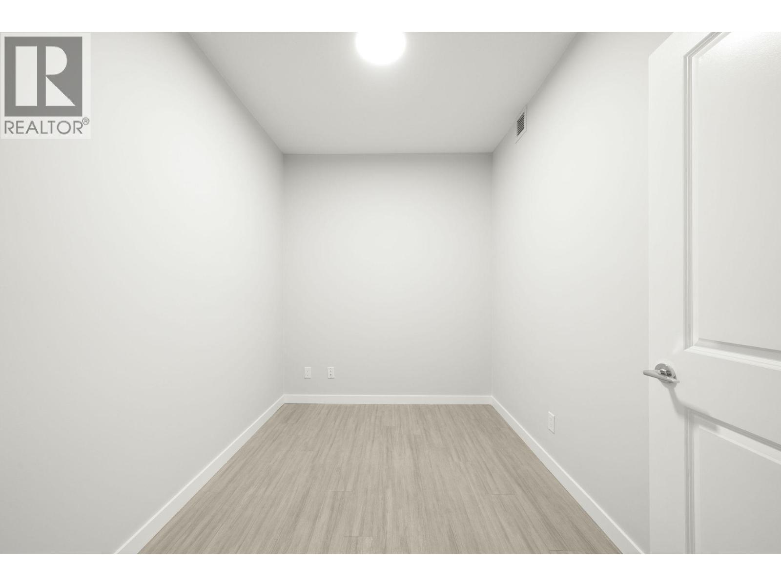 301 2632 Library Lane, North Vancouver, British Columbia  V7J 0B8 - Photo 9 - R3071539