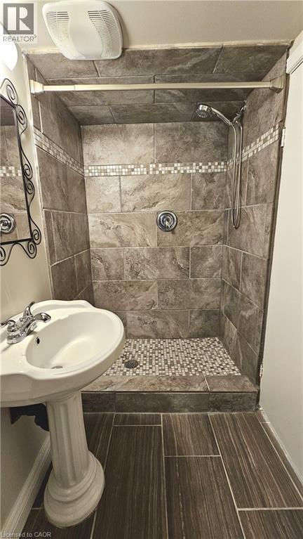 29 Folkstone Crescent, Kitchener, Ontario N2E 2T1 - Photo 22 - 40790326