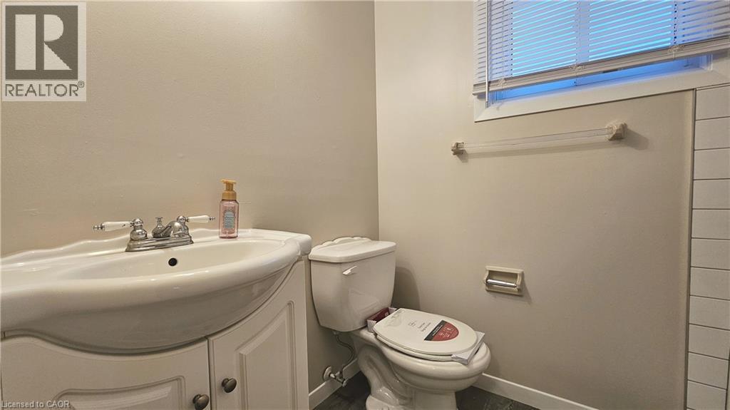 29 Folkstone Crescent, Kitchener, Ontario N2E 2T1 - Photo 16 - 40790326