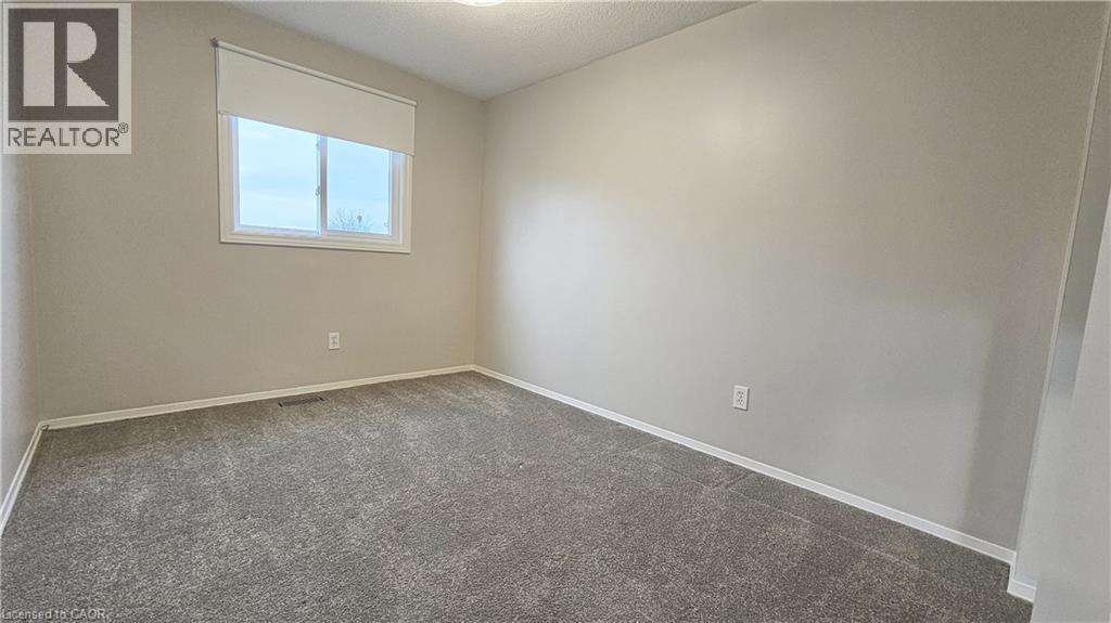 29 Folkstone Crescent, Kitchener, Ontario N2E 2T1 - Photo 15 - 40790326