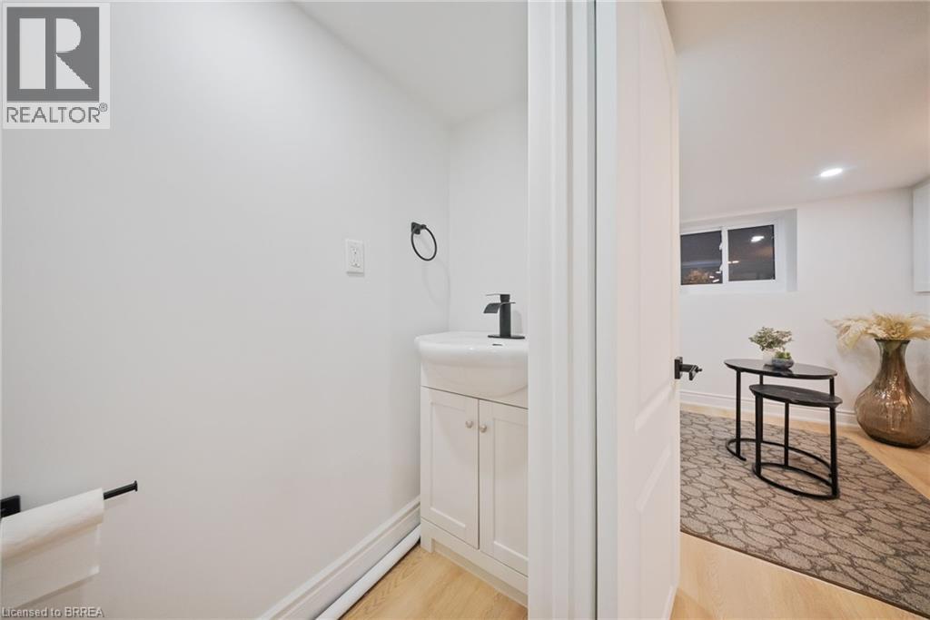 12 Carlyle Street, Brantford, Ontario  N3T 2C1 - Photo 14 - 40791860