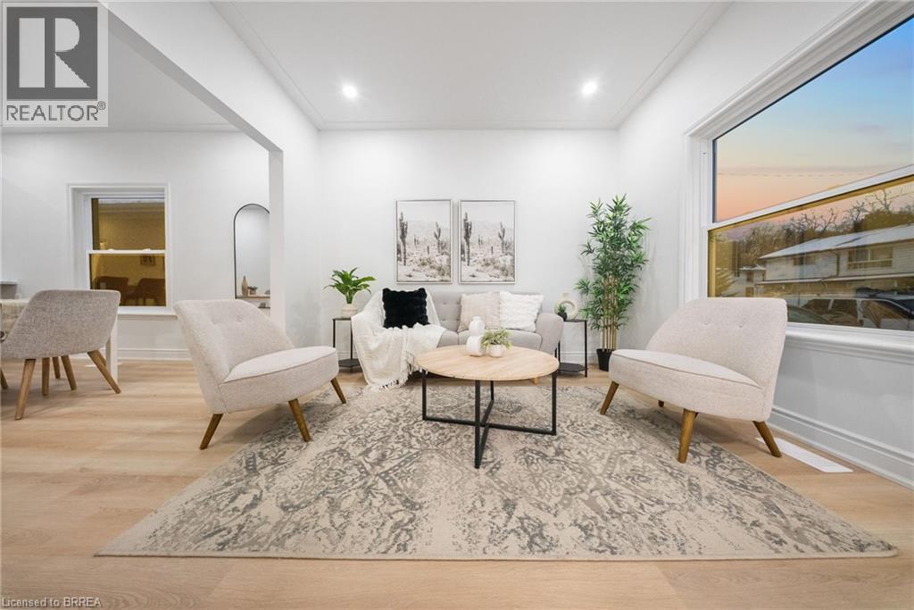 12 Carlyle Street, Brantford, Ontario  N3T 2C1 - Photo 2 - 40791860