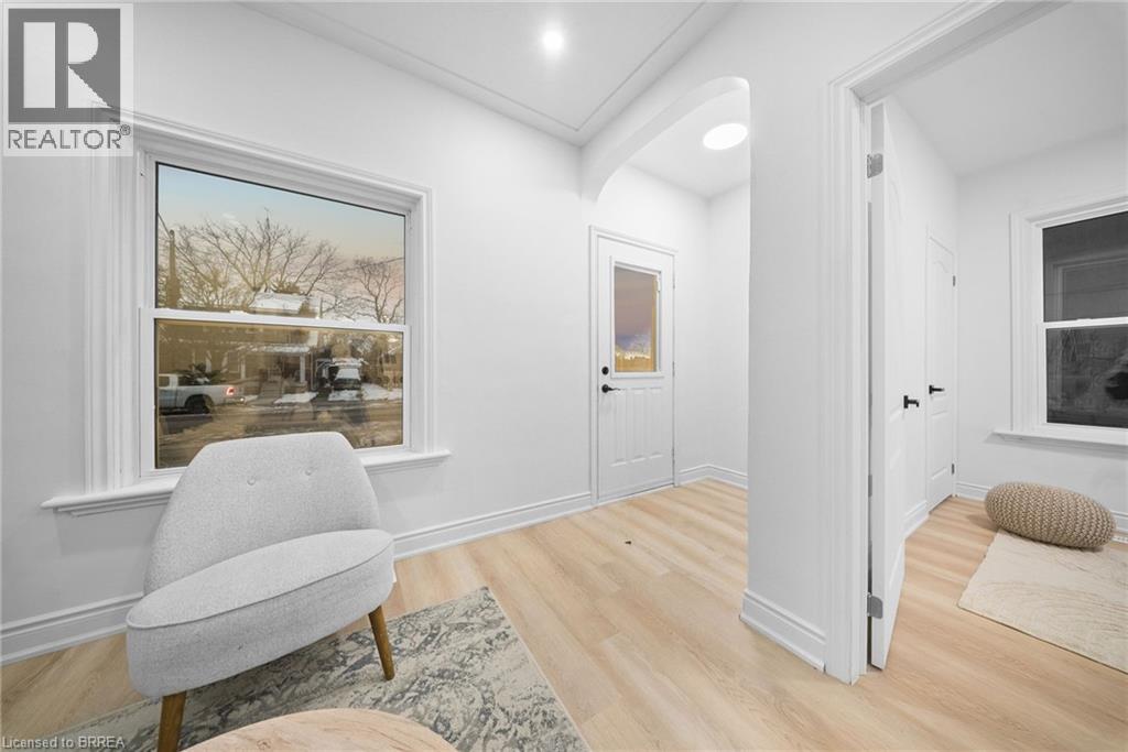 12 Carlyle Street, Brantford, Ontario  N3T 2C1 - Photo 3 - 40791860