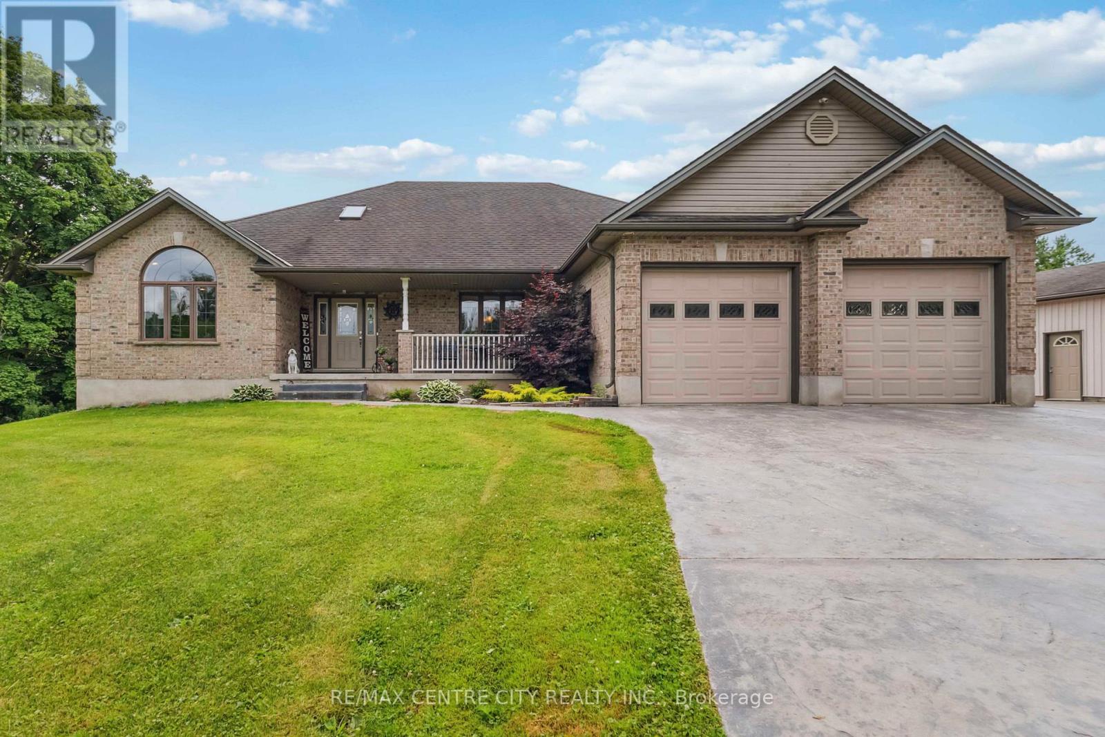 1839 Parkhurst Avenue, London East, Ontario  N5V 2C4 - Photo 2 - X12595204