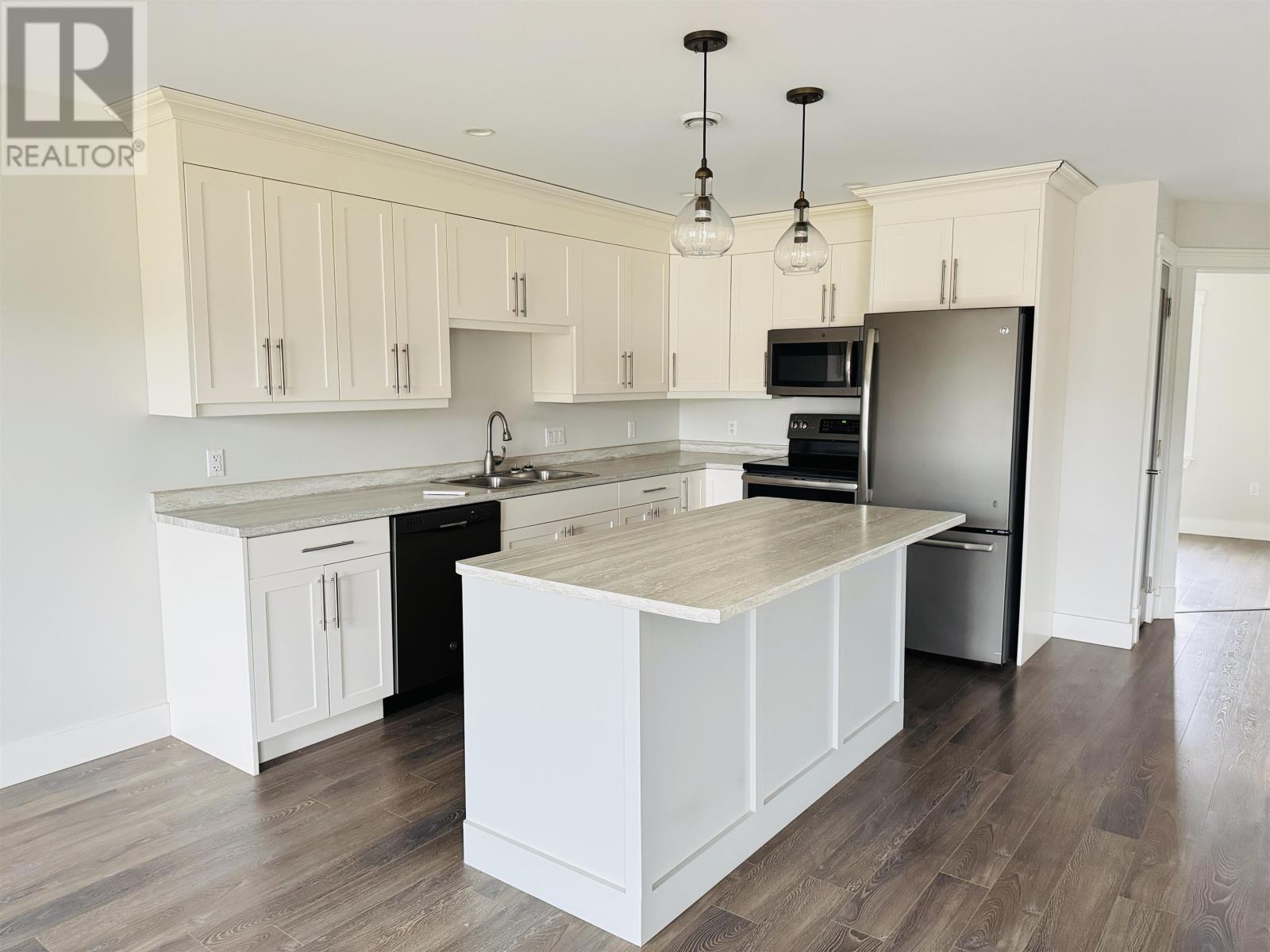 241 Darrach Avenue, Summerside, Prince Edward Island  C1N 0L1 - Photo 8 - 202528942