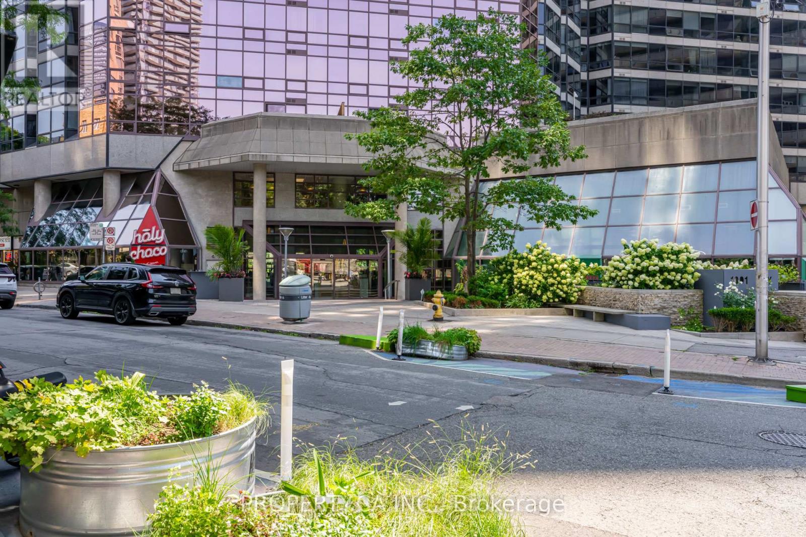 1505 - 1001 Bay Street, Toronto, Ontario  M5S 3A6 - Photo 2 - C12595220