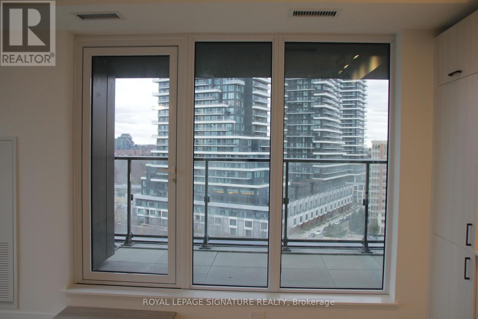 1014 - 1 Quarrington Lane, Toronto, Ontario M3C 0S4 - Photo 4 - C12595234