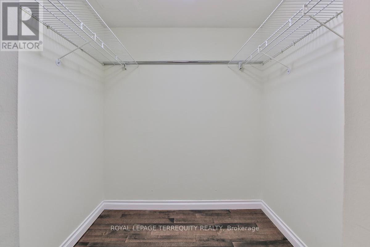 1407 - 77 Harbour Square, Toronto, Ontario  M5J 2S2 - Photo 10 - C12595266