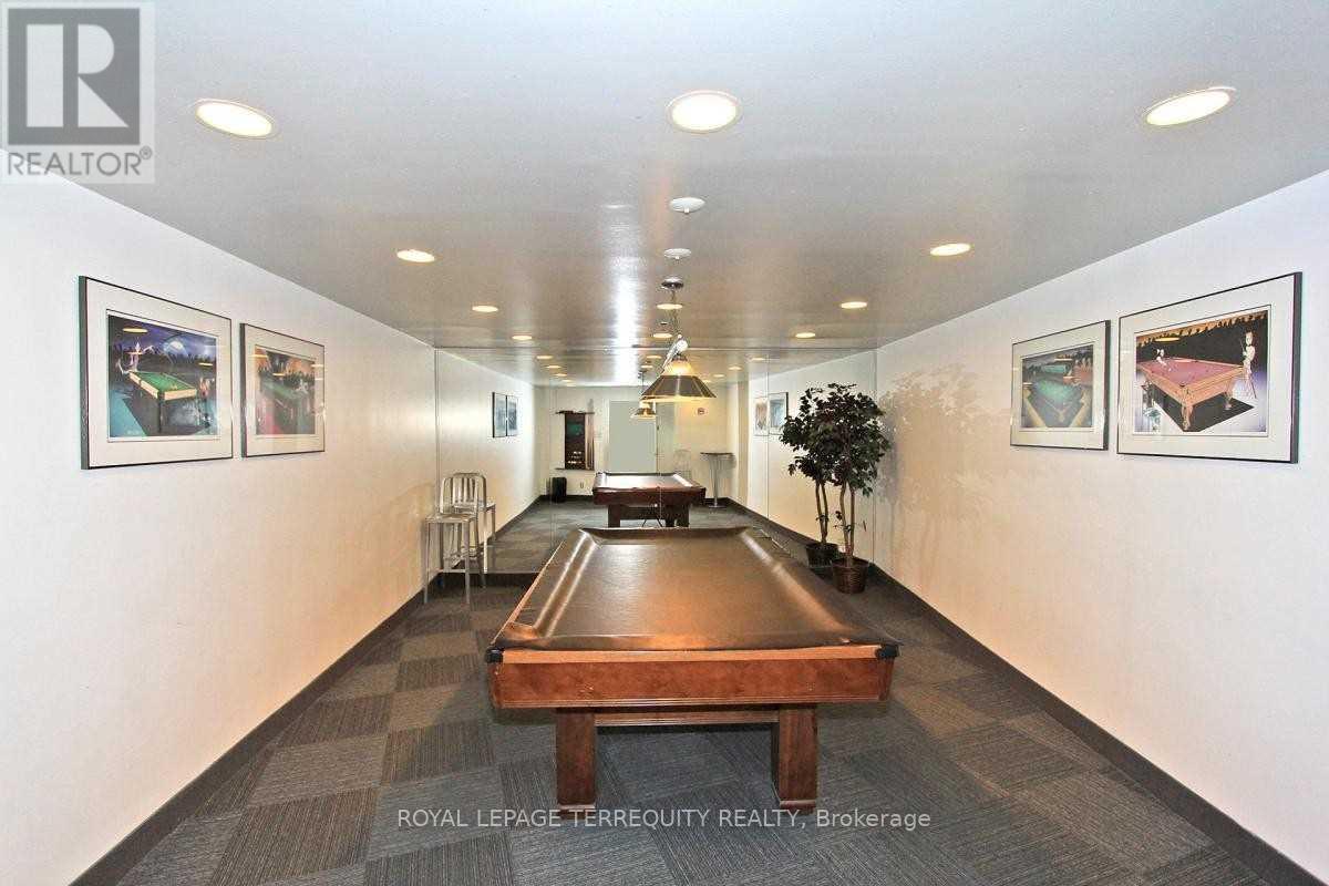 1407 - 77 Harbour Square, Toronto, Ontario  M5J 2S2 - Photo 18 - C12595266