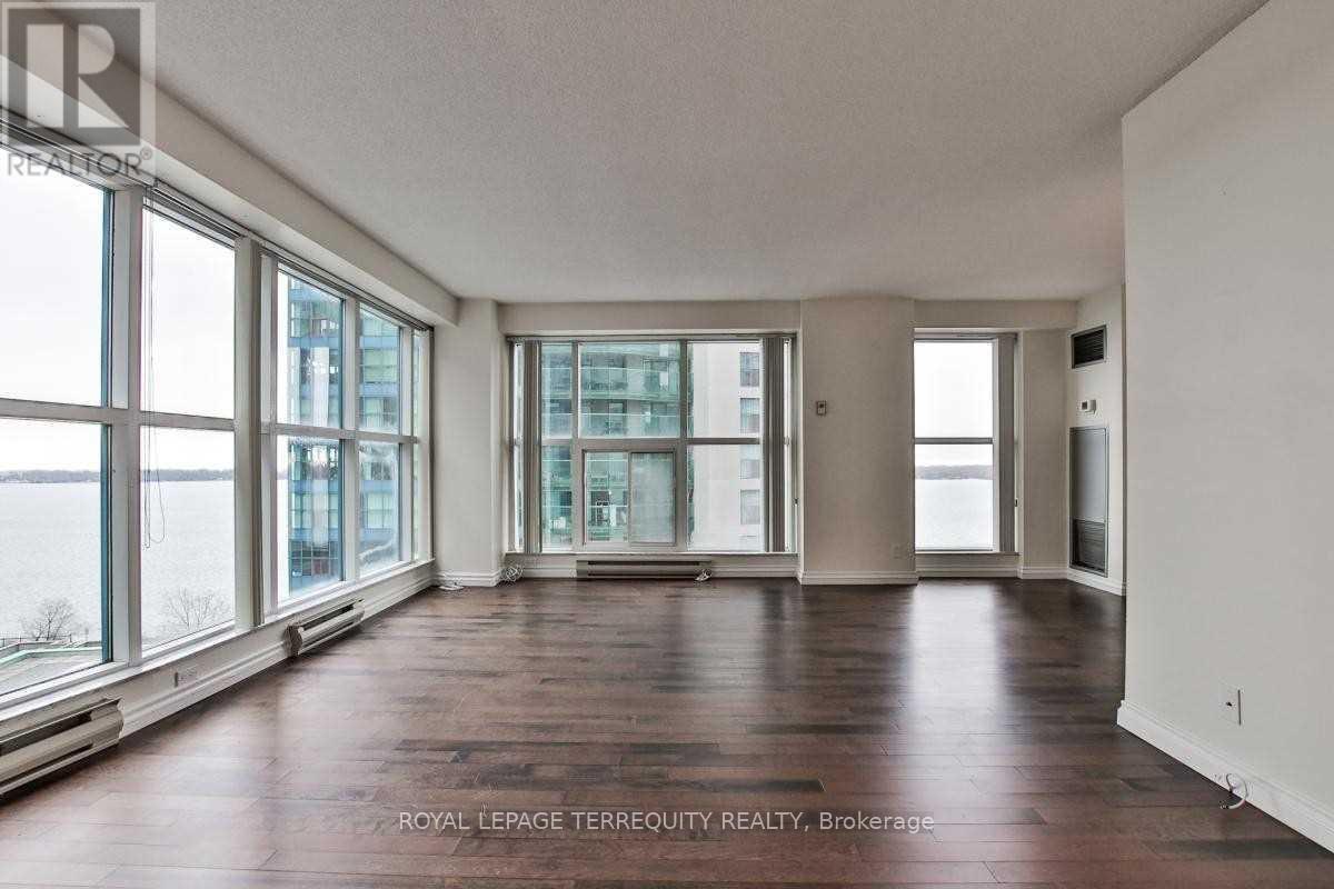 1407 - 77 Harbour Square, Toronto, Ontario  M5J 2S2 - Photo 3 - C12595266