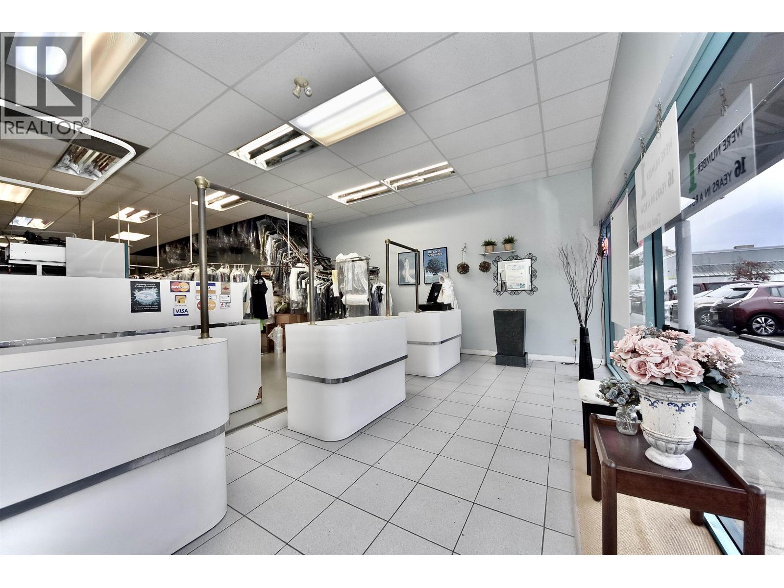 5247 Ladner Trunk Road, Delta, British Columbia  V4K 1W4 - Photo 5 - C8074259