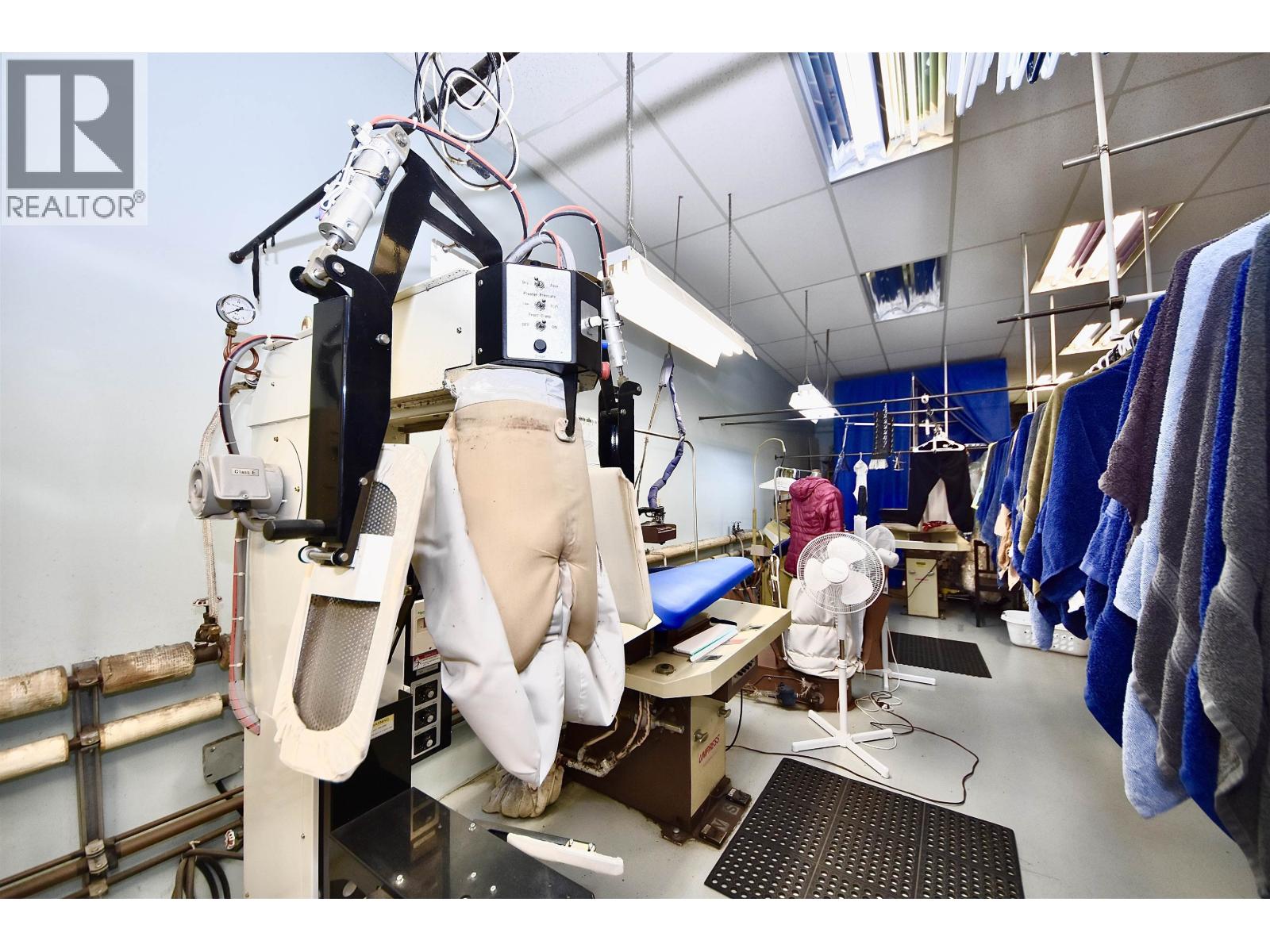 5247 Ladner Trunk Road, Delta, British Columbia  V4K 1W4 - Photo 8 - C8074259