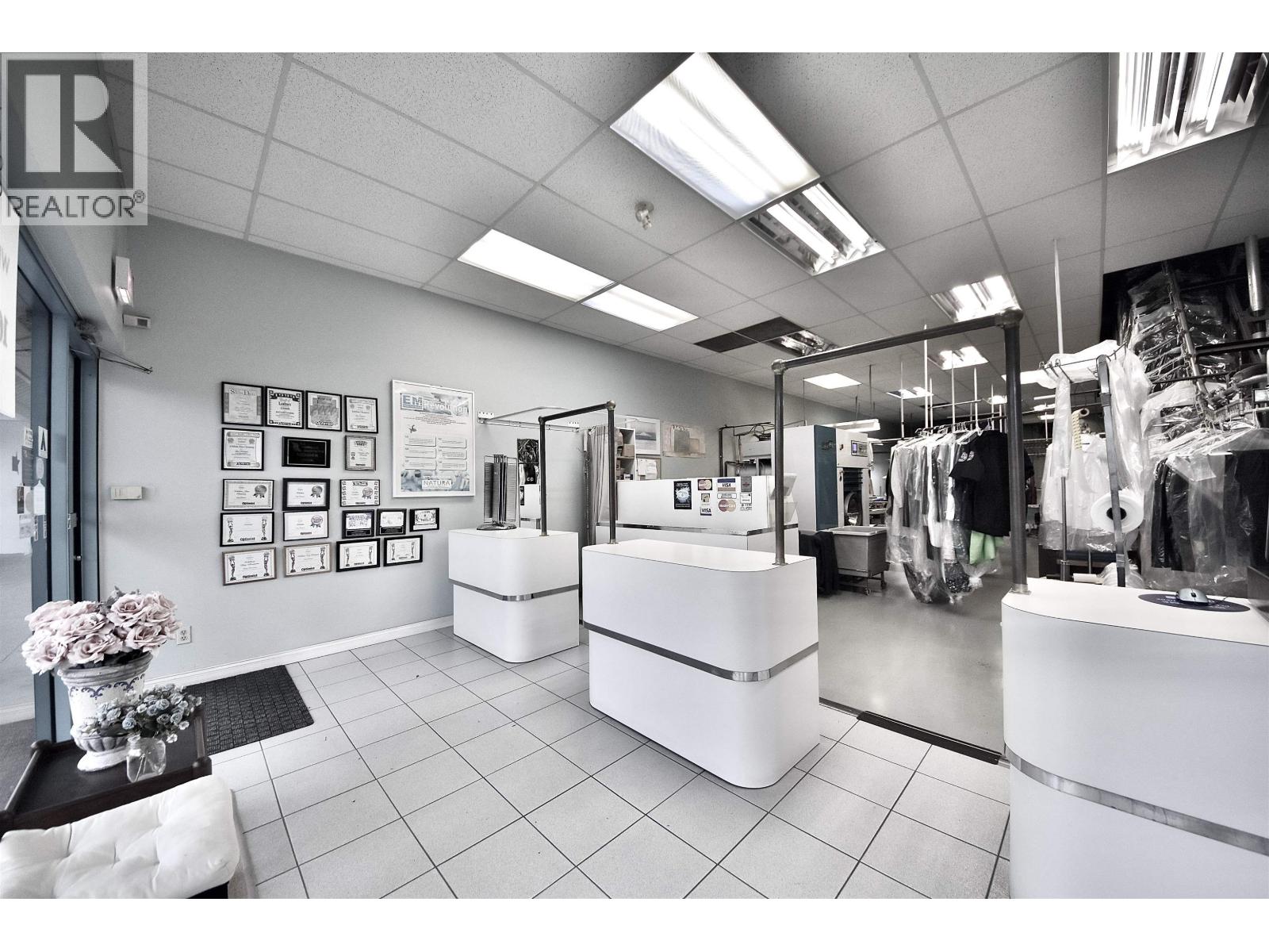 5247 Ladner Trunk Road, Delta, British Columbia  V4K 1W4 - Photo 4 - C8074259