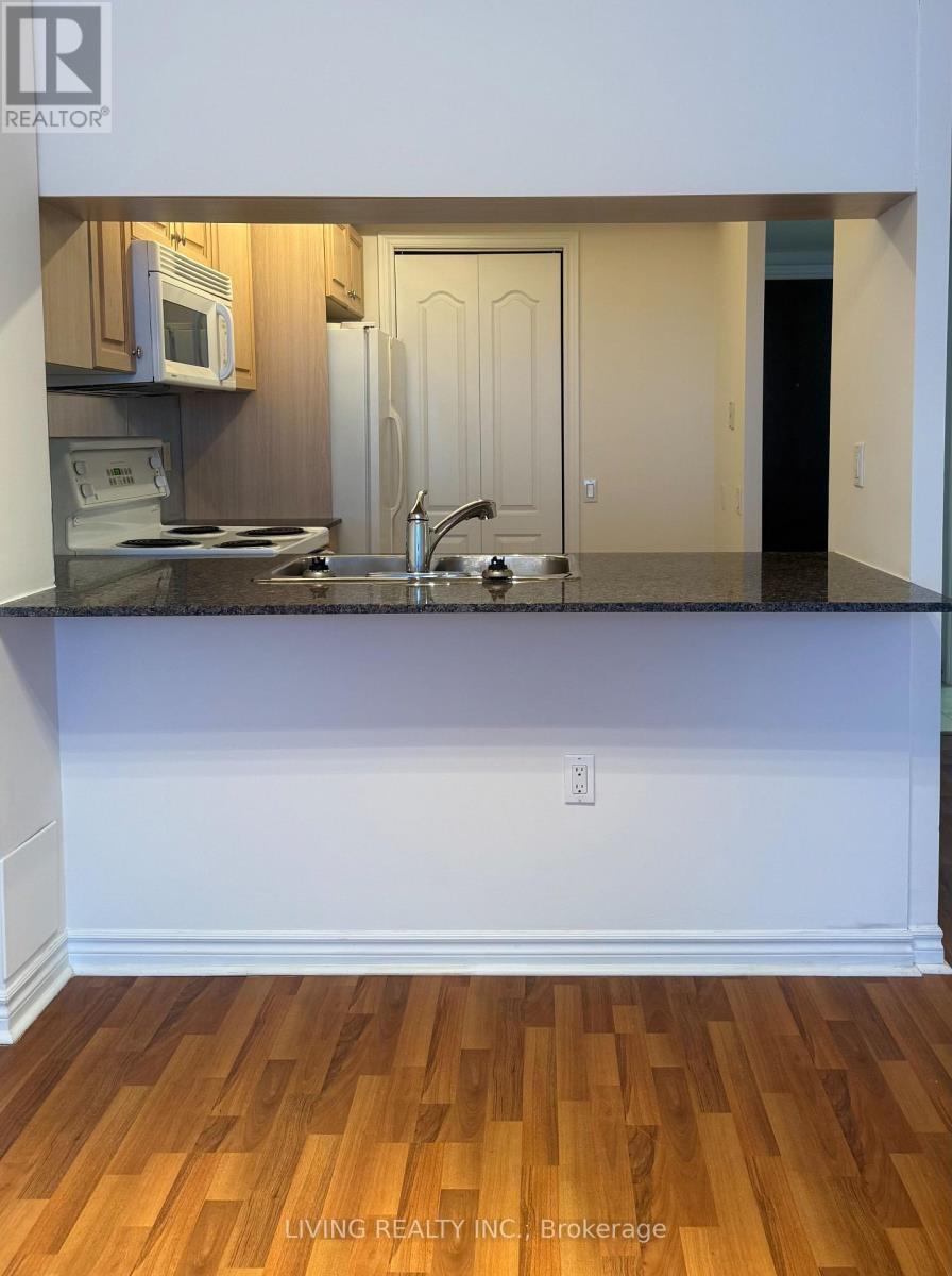 302 - 18 William Carson Crescent, Toronto, Ontario  M2P 2G6 - Photo 7 - C12590838