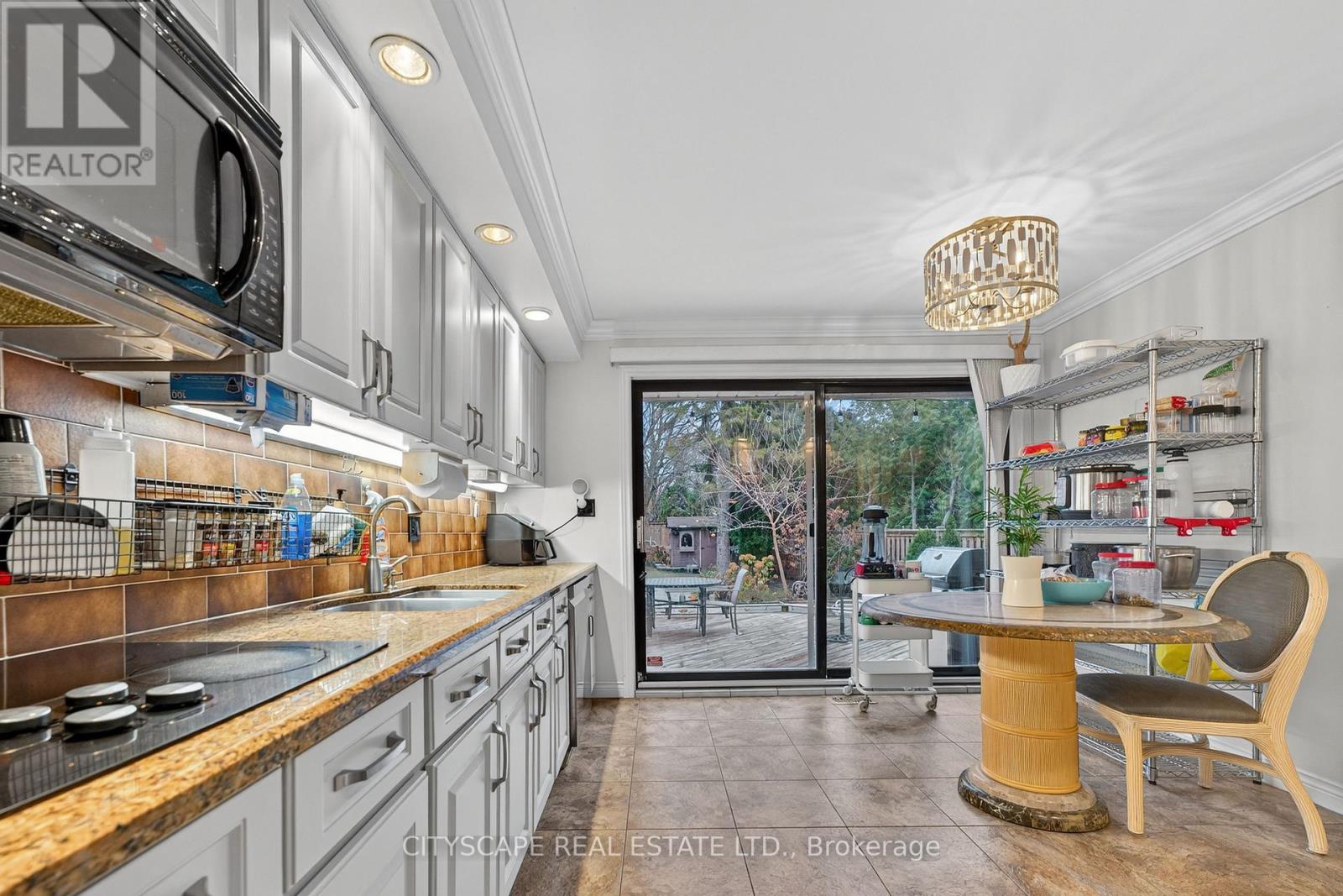 195 Wilton Street, Burlington, Ontario  L7N 1V8 - Photo 20 - W12595022