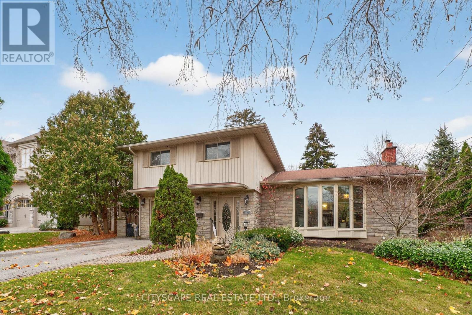 195 Wilton Street, Burlington, Ontario  L7N 1V8 - Photo 3 - W12595022