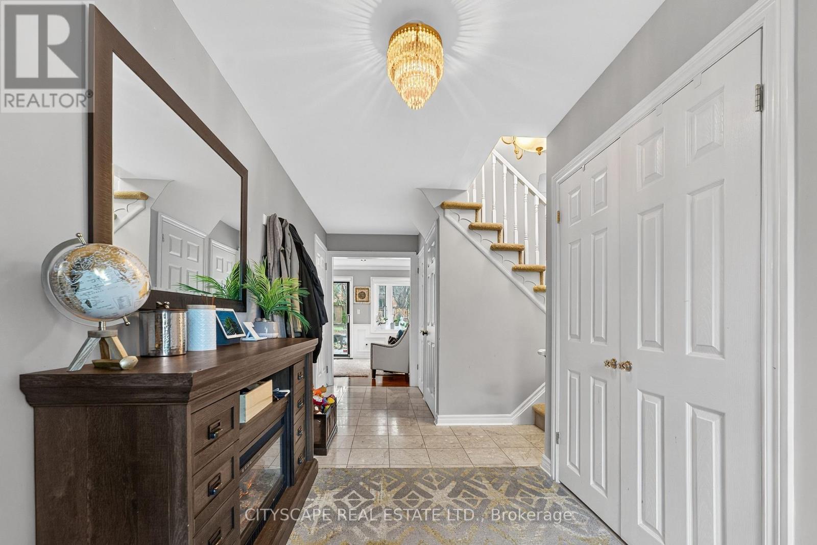 195 Wilton Street, Burlington, Ontario  L7N 1V8 - Photo 10 - W12595022