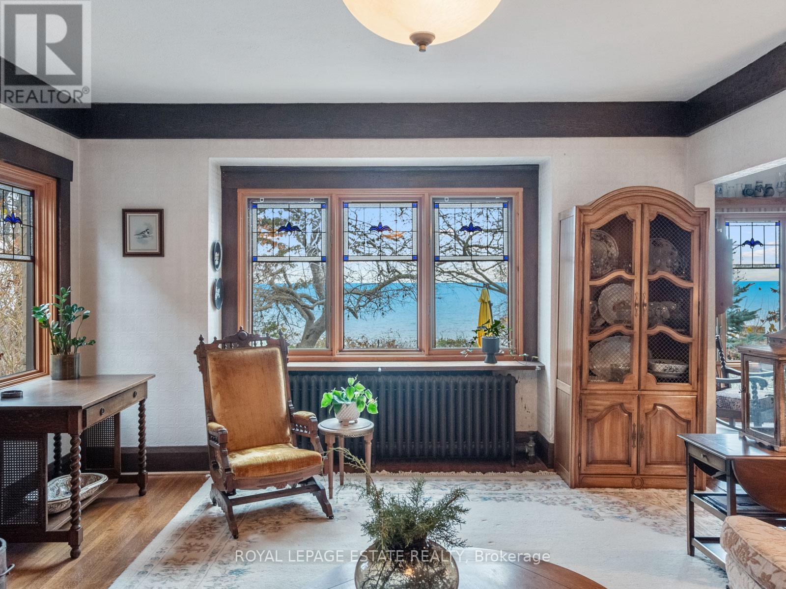 9 SILVER BIRCH AVENUE, Toronto, Ontario