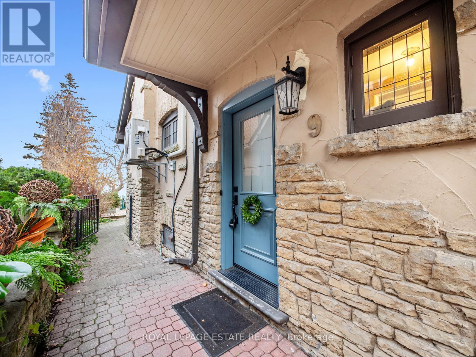 9 Silver Birch Avenue, Toronto, Ontario  M4E 3K8 - Photo 3 - E12595200