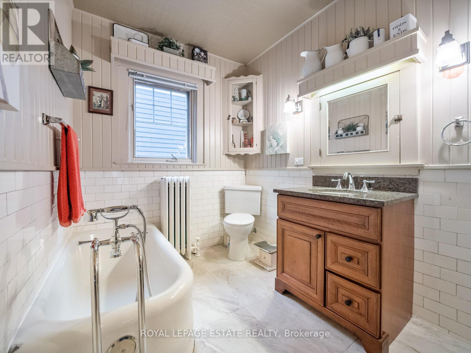 9 Silver Birch Avenue, Toronto, Ontario  M4E 3K8 - Photo 43 - E12595200