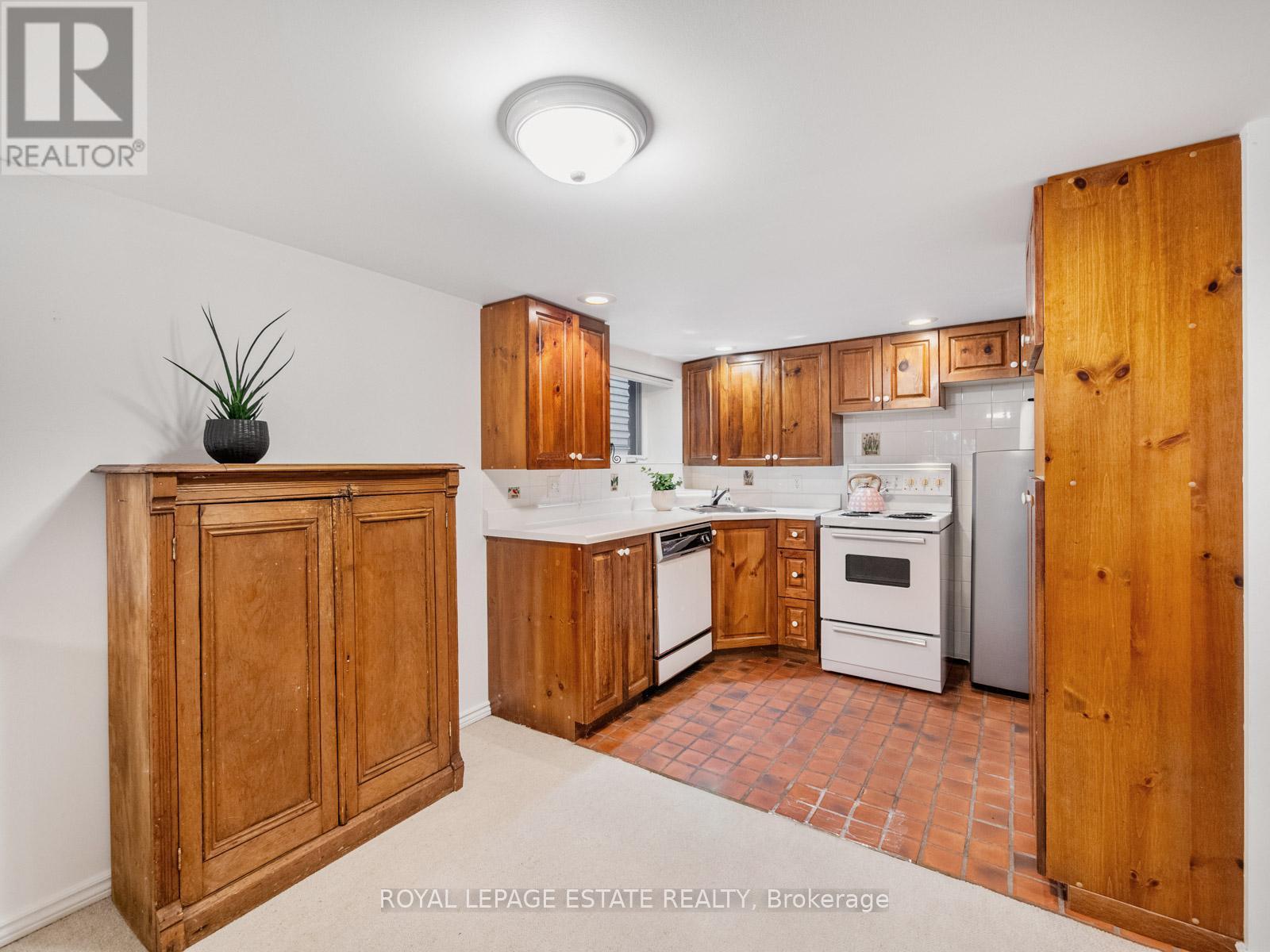 9 Silver Birch Avenue, Toronto, Ontario  M4E 3K8 - Photo 45 - E12595200