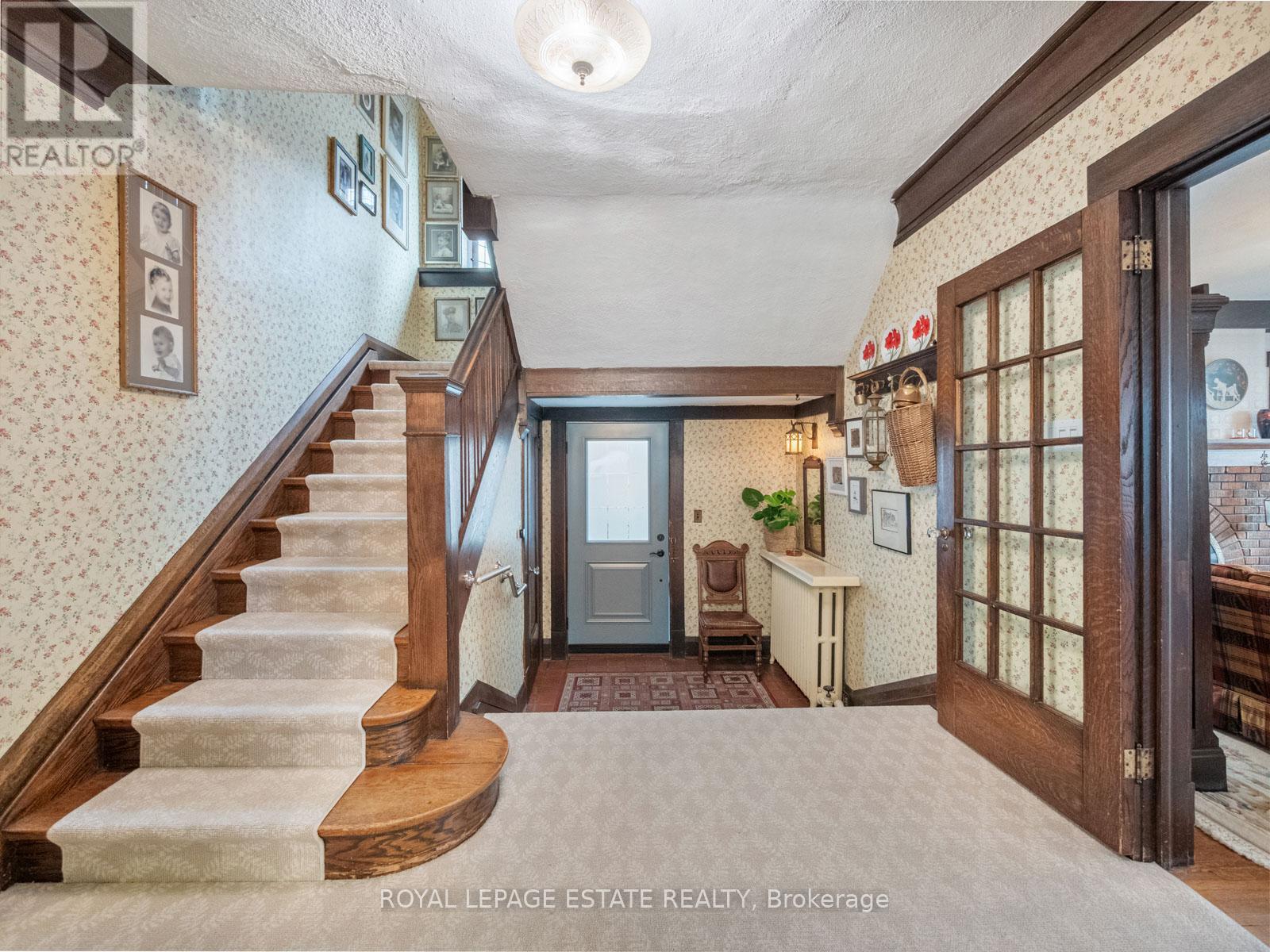 9 Silver Birch Avenue, Toronto, Ontario  M4E 3K8 - Photo 9 - E12595200