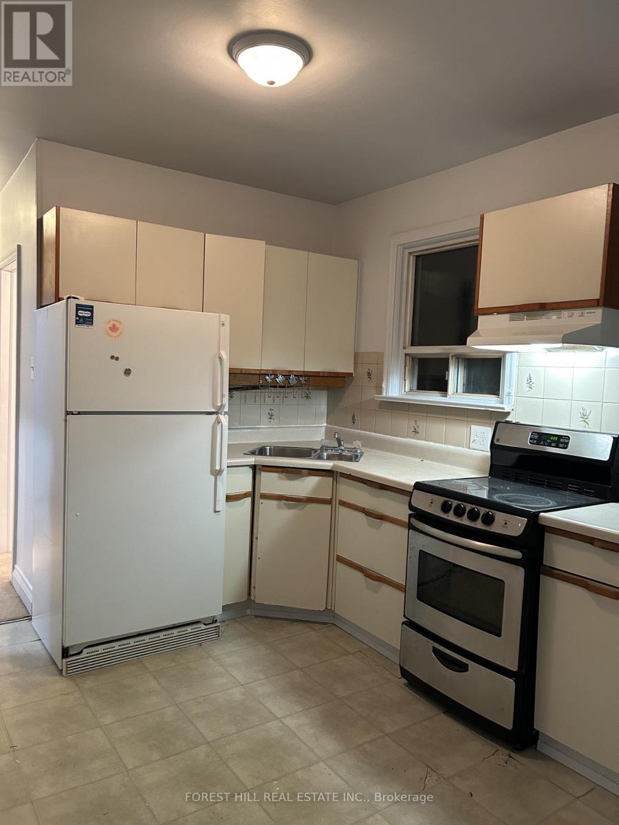 28 Harris Park Drive, Toronto, Ontario  M1L 3A2 - Photo 2 - E12595210