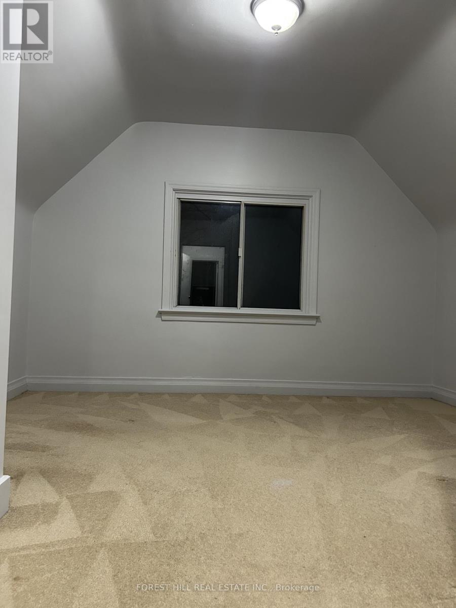 28 Harris Park Drive, Toronto, Ontario  M1L 3A2 - Photo 4 - E12595210