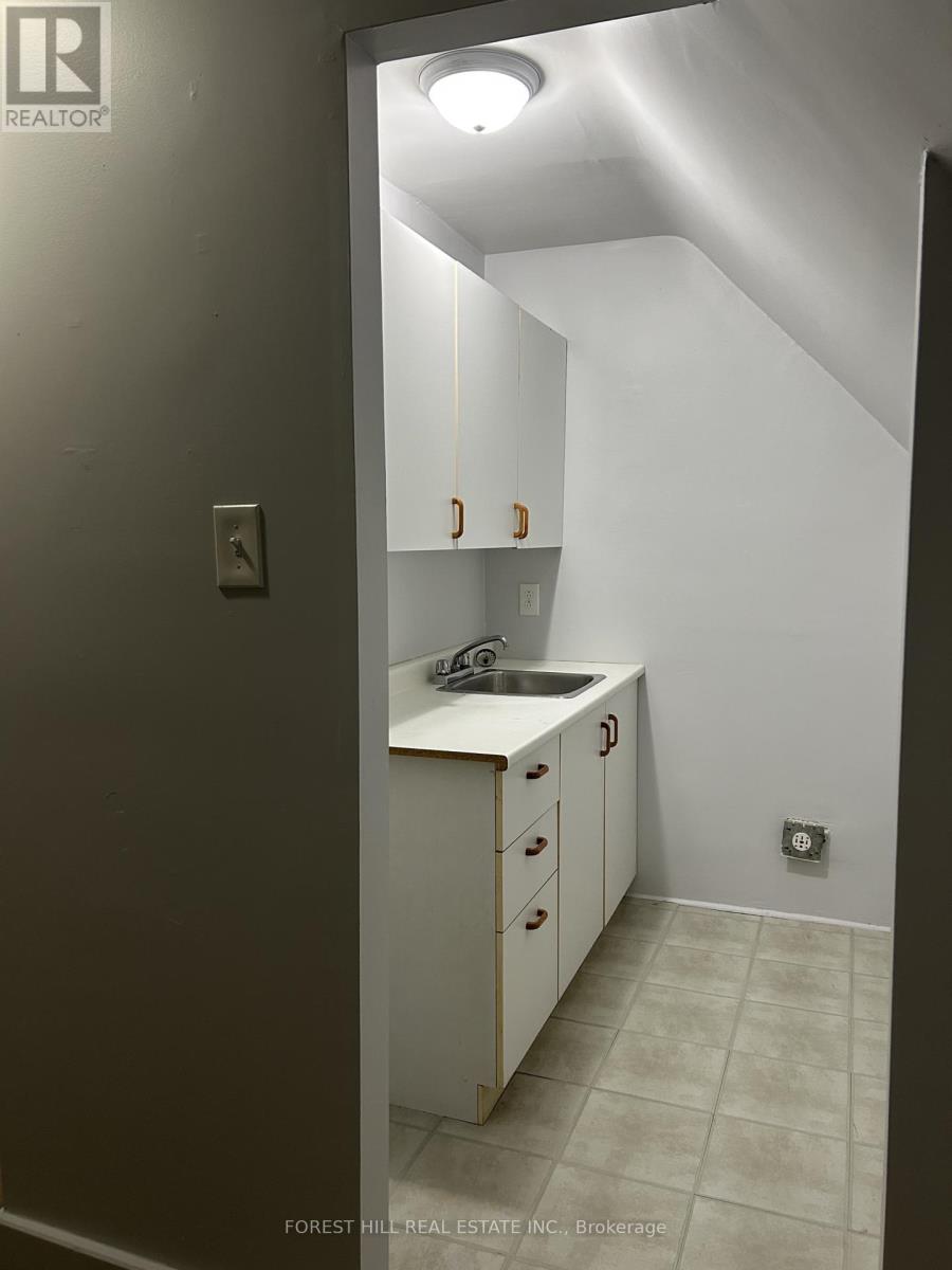 28 Harris Park Drive, Toronto, Ontario  M1L 3A2 - Photo 5 - E12595210